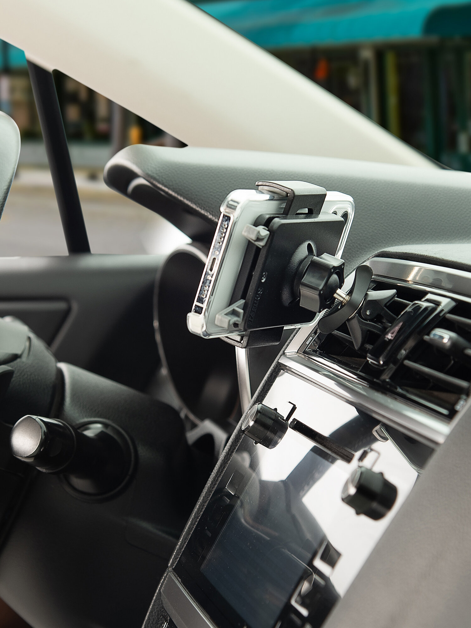 Держатель для телефона Nite Ize Squeeze Universal Vent Mount — фото 1