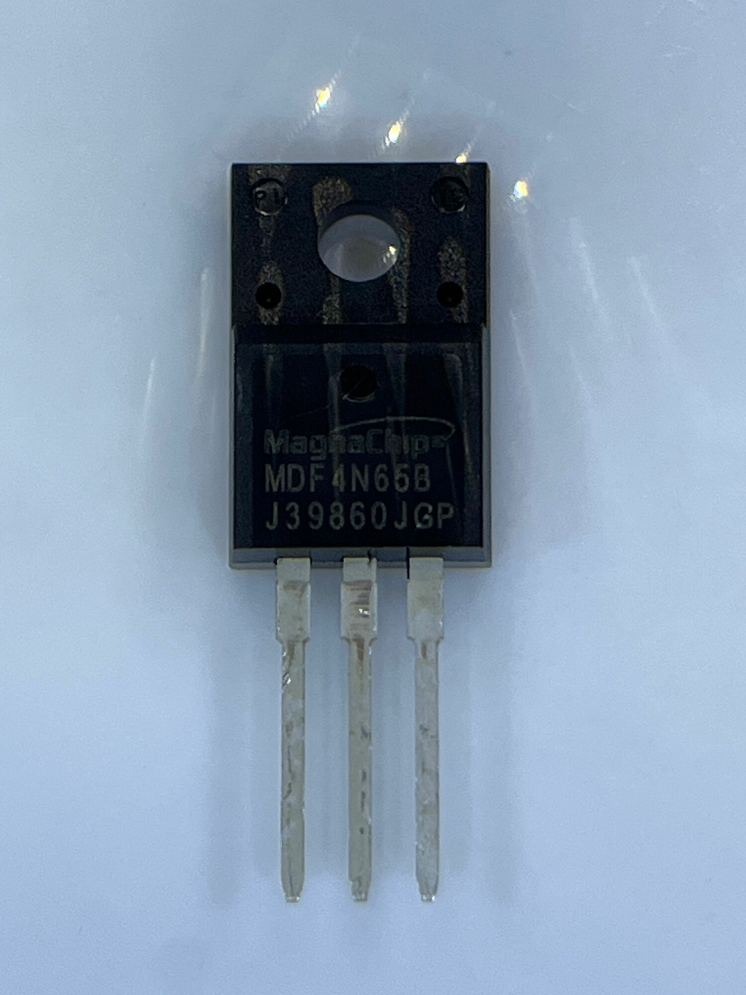 MDF4N65B, Транзистор N-MOSFET 650В 6А, TO-220