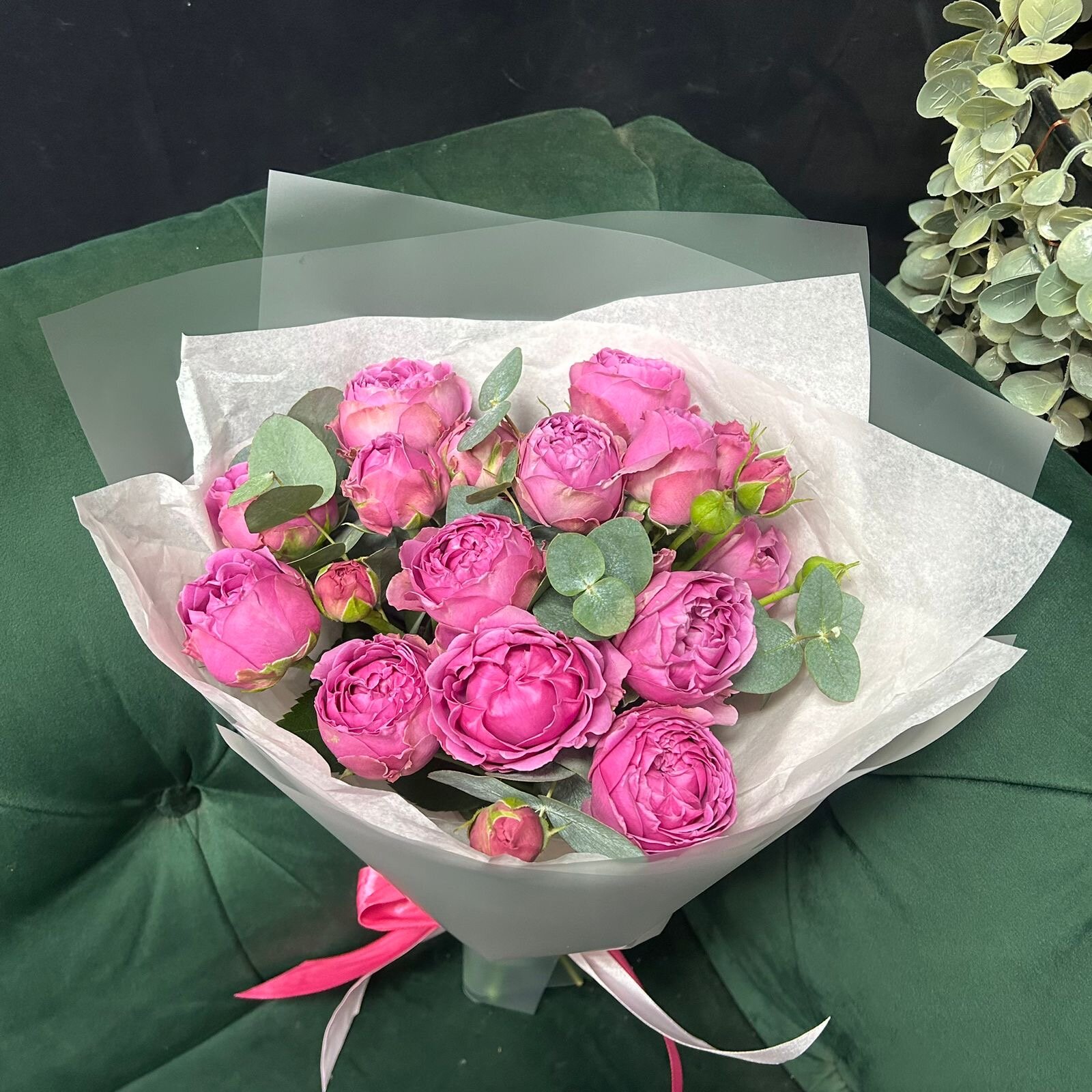 Букет-комплимент из пионовидных роз Мисти Баблс 3 шт