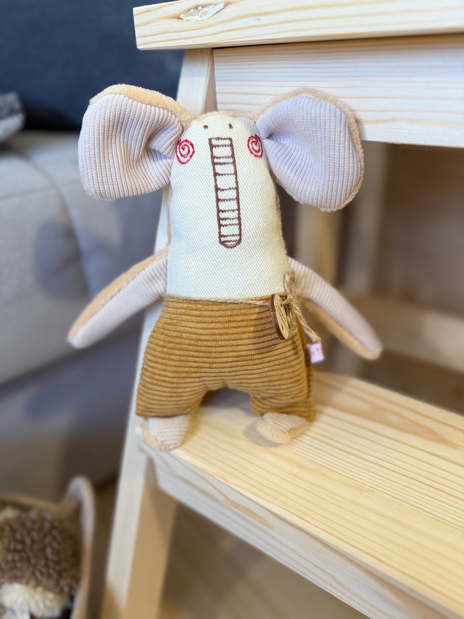 Изображение Игрушка для мелких и средних собак AHTEЙKA Слоник с пищалкой