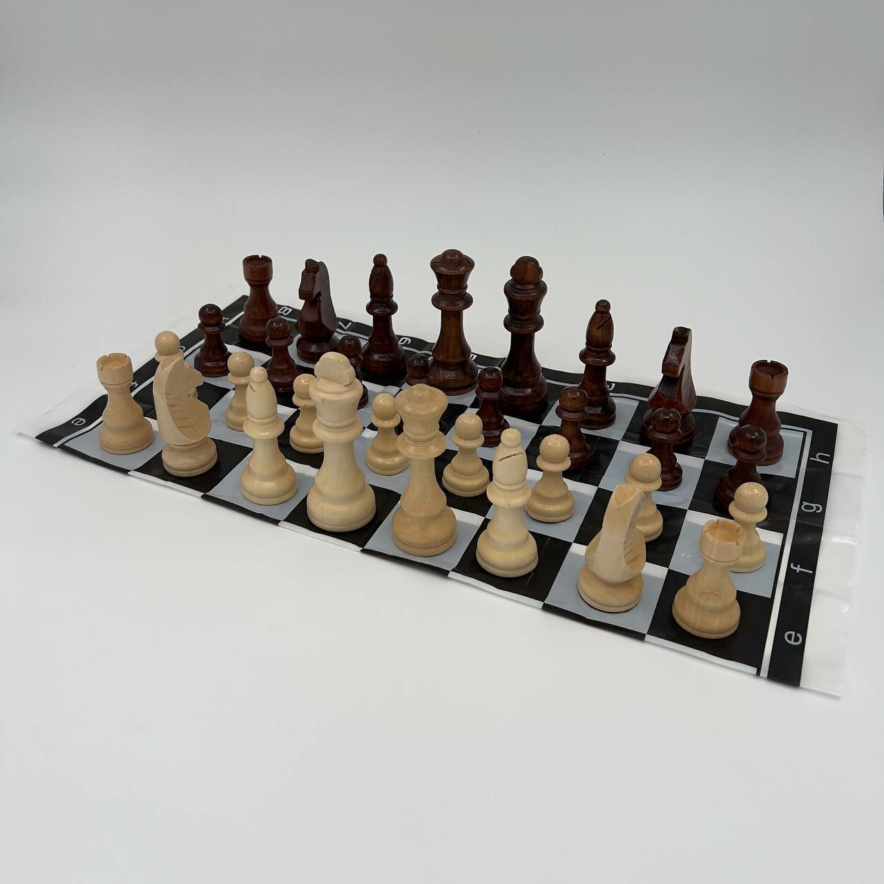 Комплект шахматных фигур в классическом стиле Стаунтон (32 шт.)