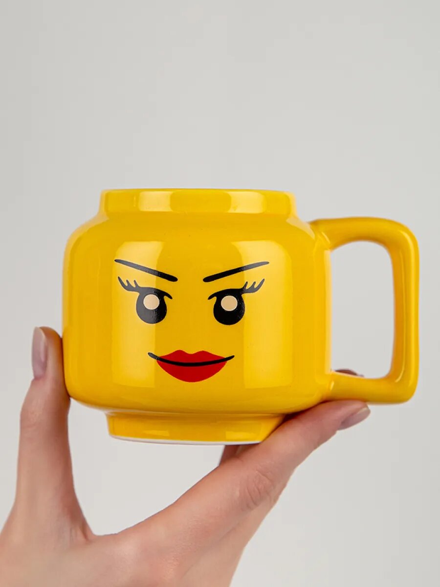 Кружка "Lego Женщина" от бренда "Тепло в руках", керамика, 450мл, для СВЧ и посудомойки — фото 1