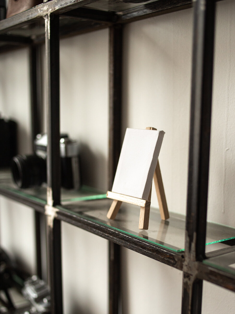 Мини мольберт Малевичъ с холстом 6х8 см, деревянный мольберт Лира мини — фото 1