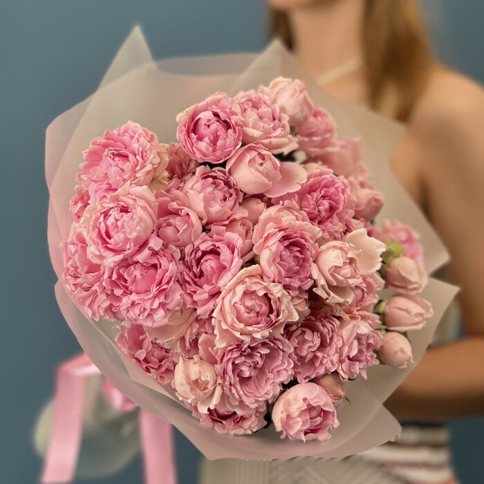 15 кустовых сиреневых роз Кэнди Флоу 40 см