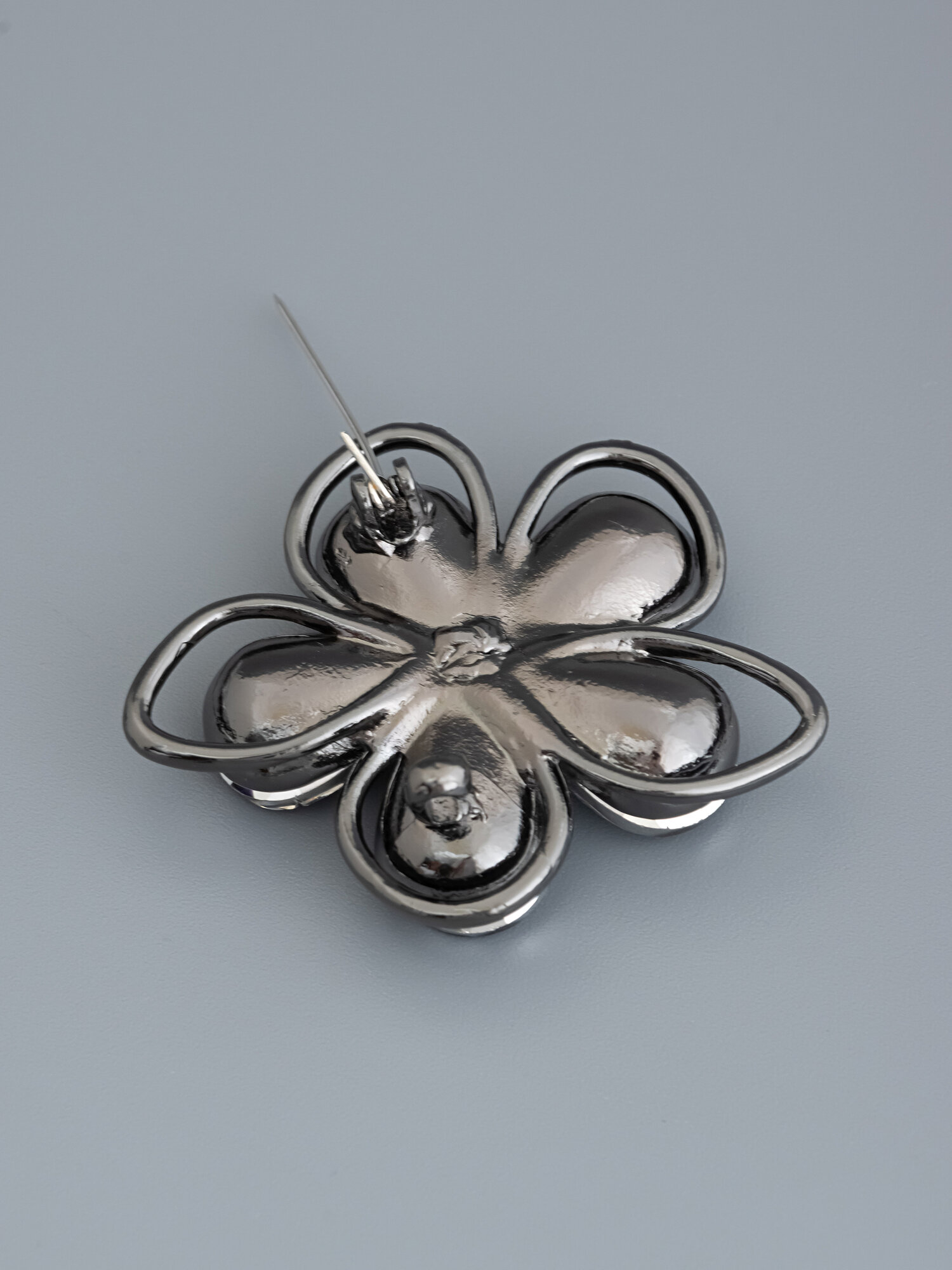 Брошь ЖемАрт, кристалл, 1 шт., темно-серый — фото 1