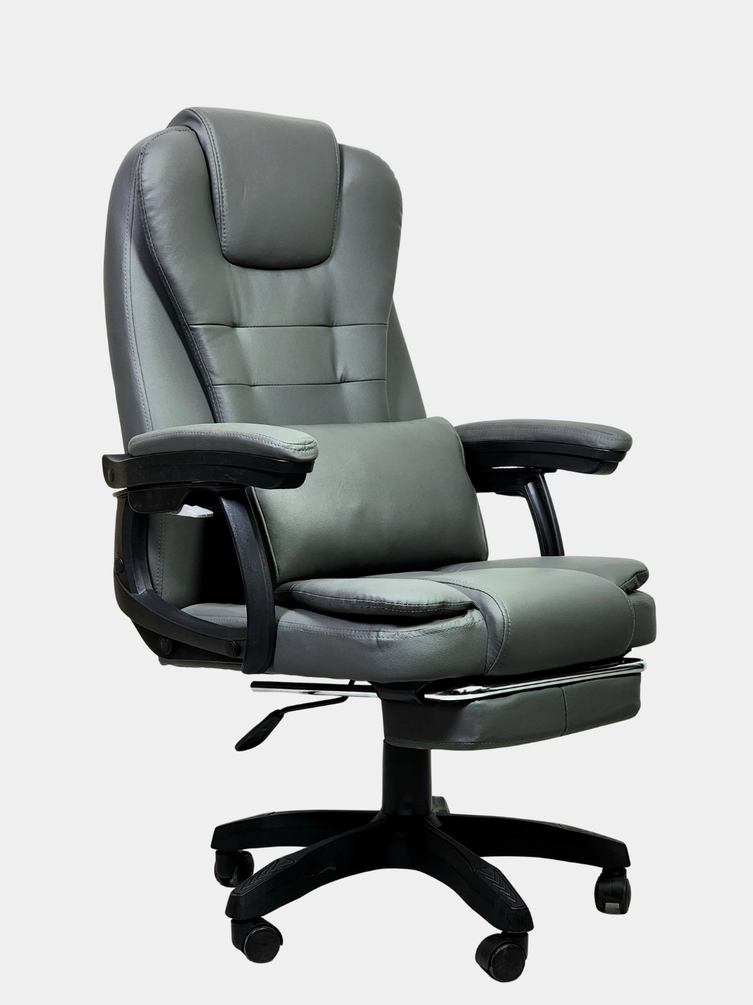 Кресло офисное CROWN, массажная подушка, наклон спинки до 135°. Тёмно-серый ЭКО кожа