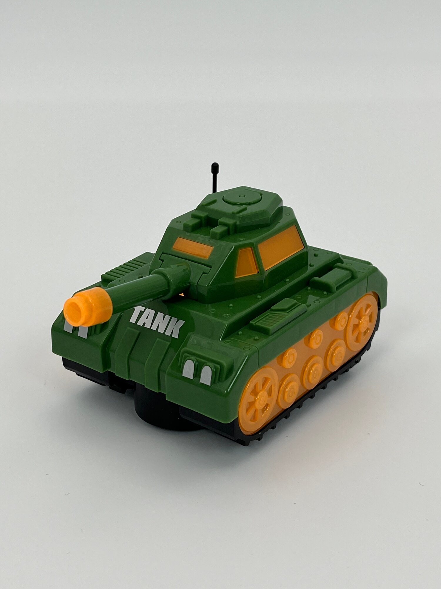Игрушечный танк Military Army Tank, свет и музыка, 3D подсветка, на батарейках, для детей от 3 лет