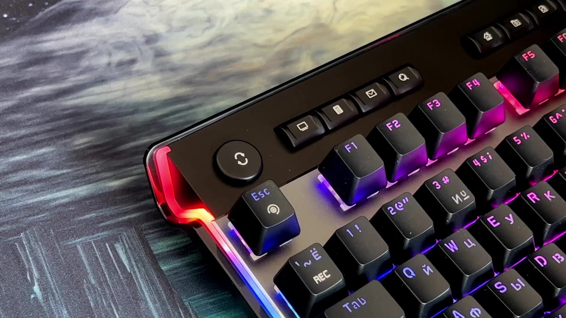 Проводная механическая игровая клавиатура с rgb-подсветкой PANTEON T10 PRO RS — фото 1