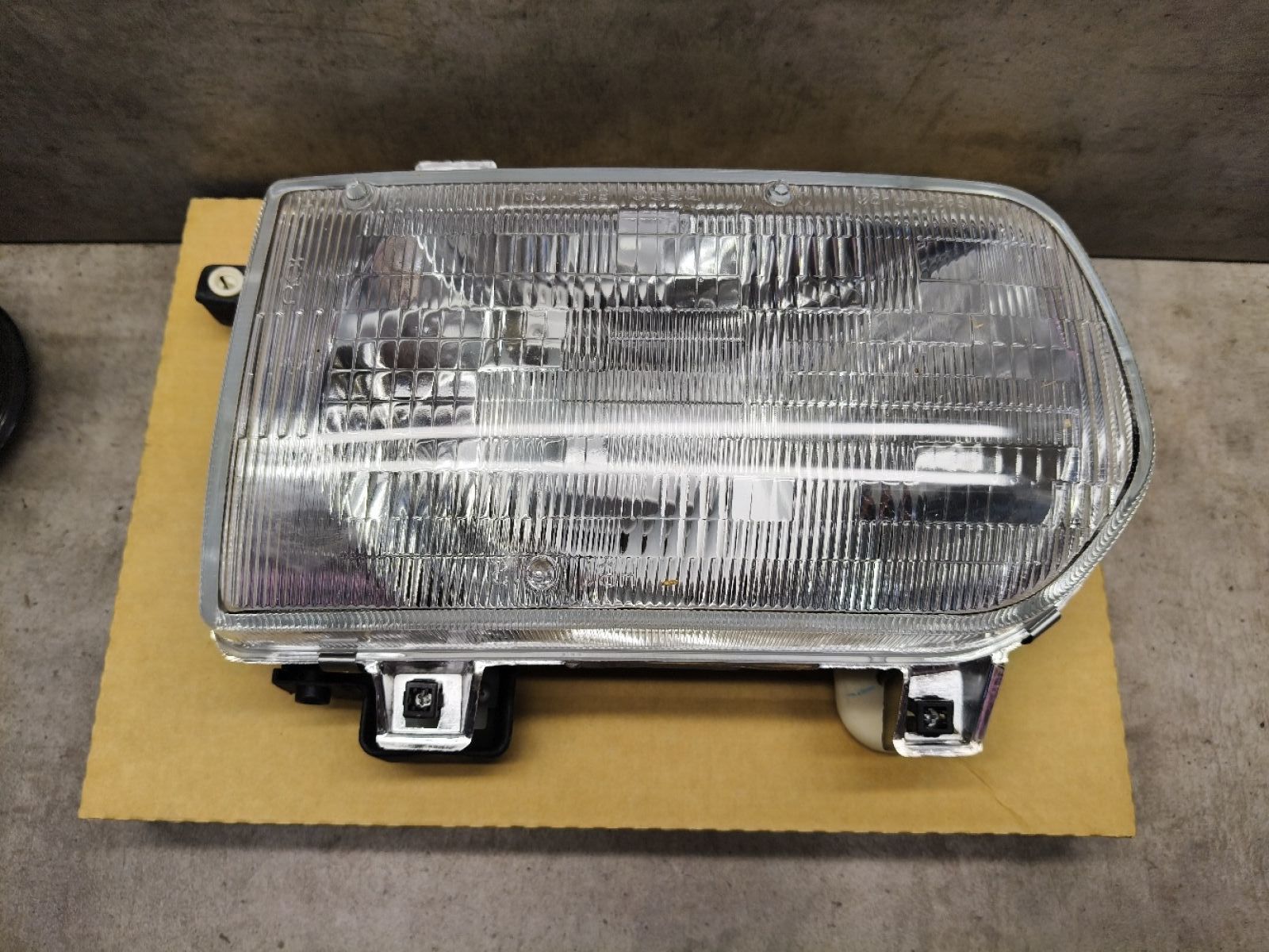 Фара левая NISSAN PATHFINDER 96-98 3151109LAS