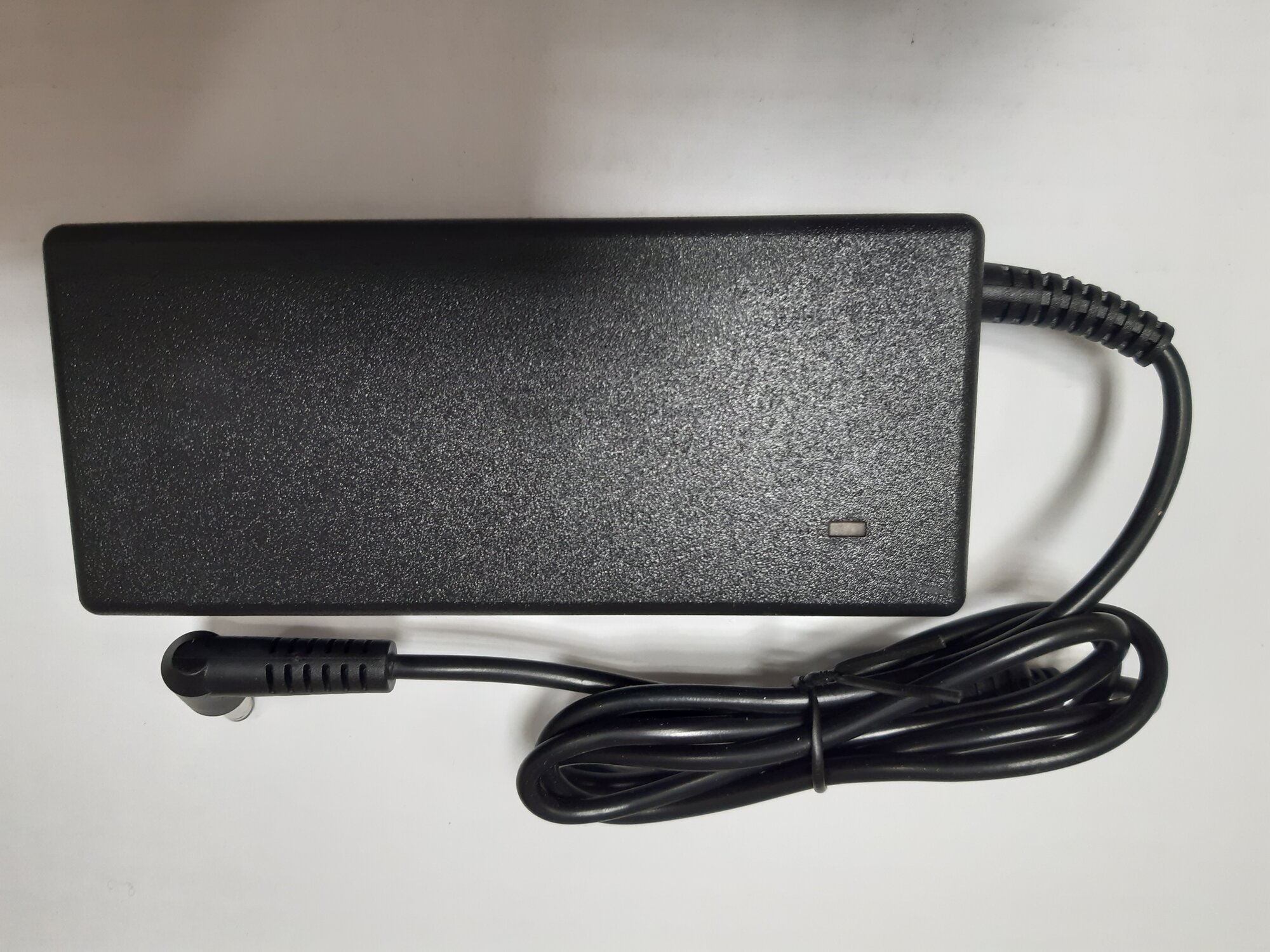 Блок питания ( адаптер ) 19V 4.74A штекер 5.5*2.5мм Универсальный — фото 1