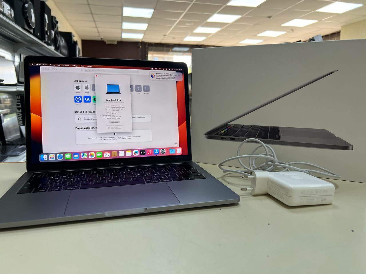 Ноутбук Apple Macbook Pro 13 2019 Retina Touch Bar A2159 i5 1.4Ггц x 4 ядра / Оперативная память RAM 8ГБ / Объем накопителя SSD 256ГБ / Space Gray