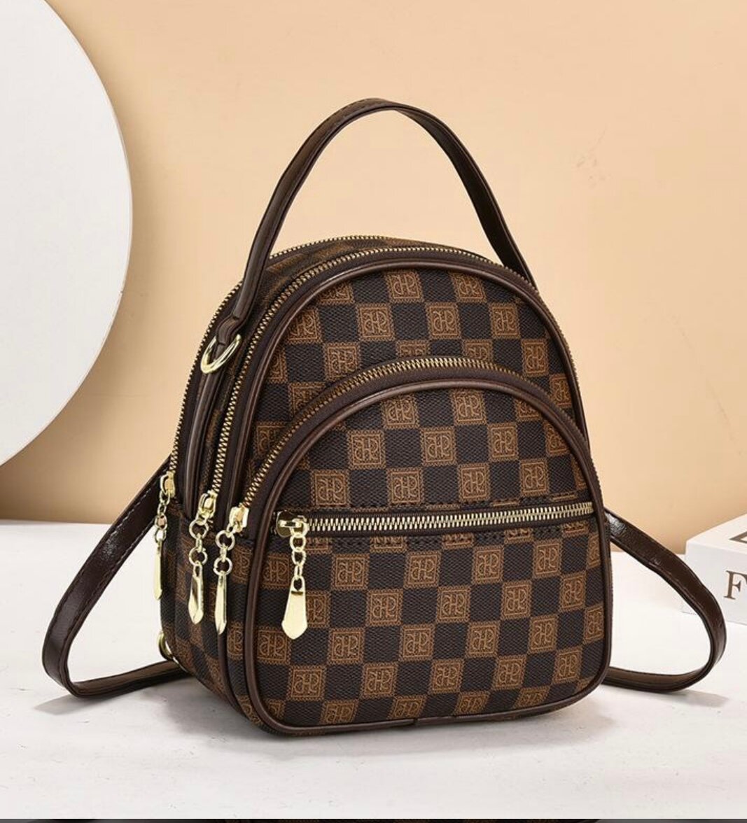 Рюкзак женский , повседневный , компактный, удобный , цвет коричневый