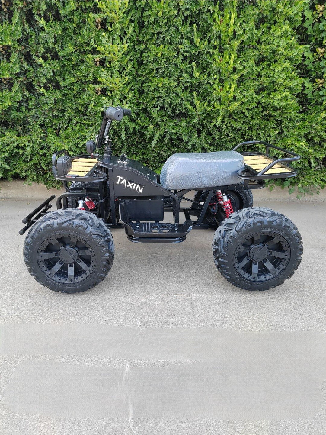 Квадроцикл "Черный паук", от 4 лет, для девочек и мальчиков, 2 мотора, надувные колеса — фото 1