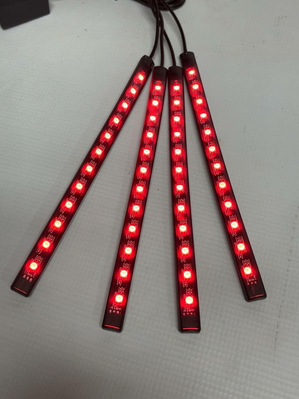 Умная RGB подсветка в ноги авто с приложением Комплект 4x12 LED лент , USB
