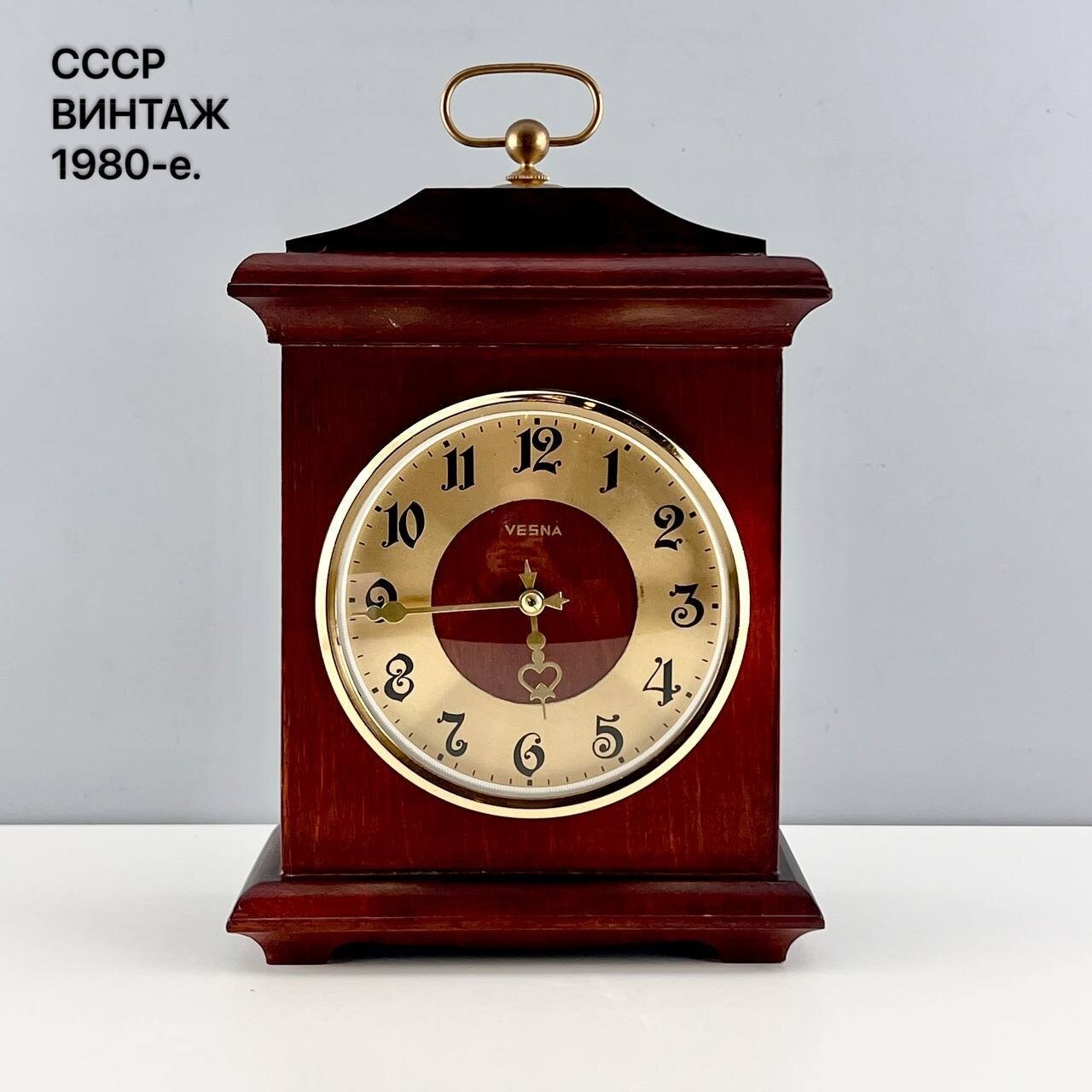Винтажные настольные часы "Весна". СССР, 1980-е.