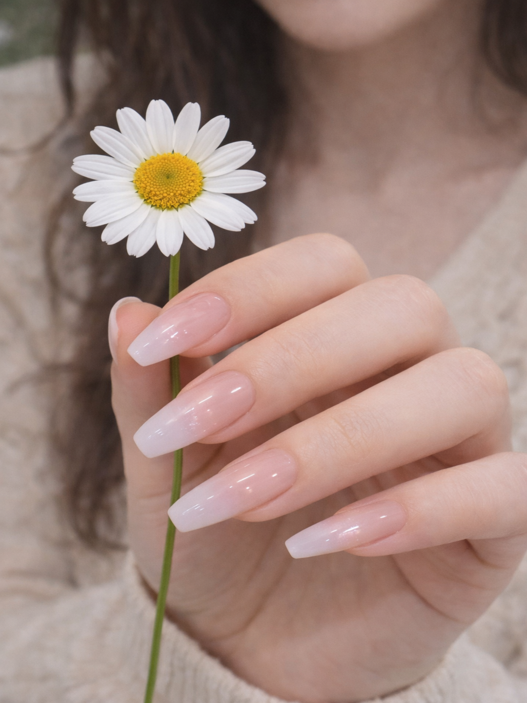 Накладные ногти с дизайном для быстрого и стильного маникюра. — фото 1