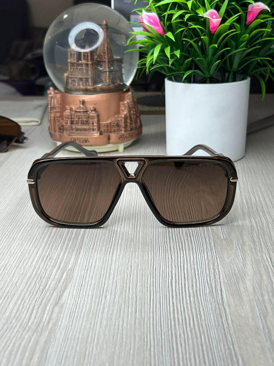 Солнцезащитные очки Bottega Veneta, коричневый — фото 1