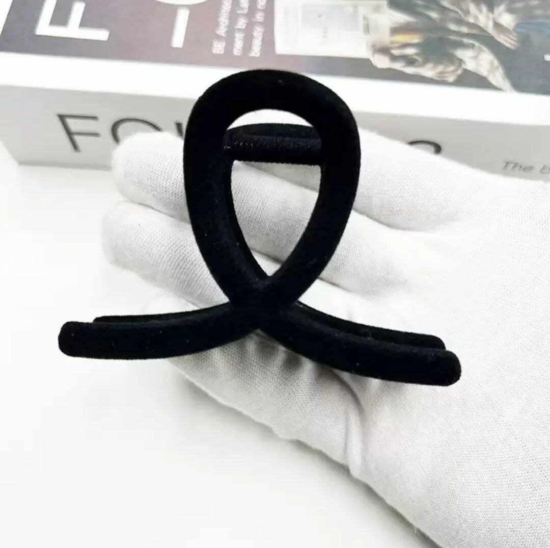 Женская заколка для волос, обтянутая мягкой бархатной тканью (чёрная)