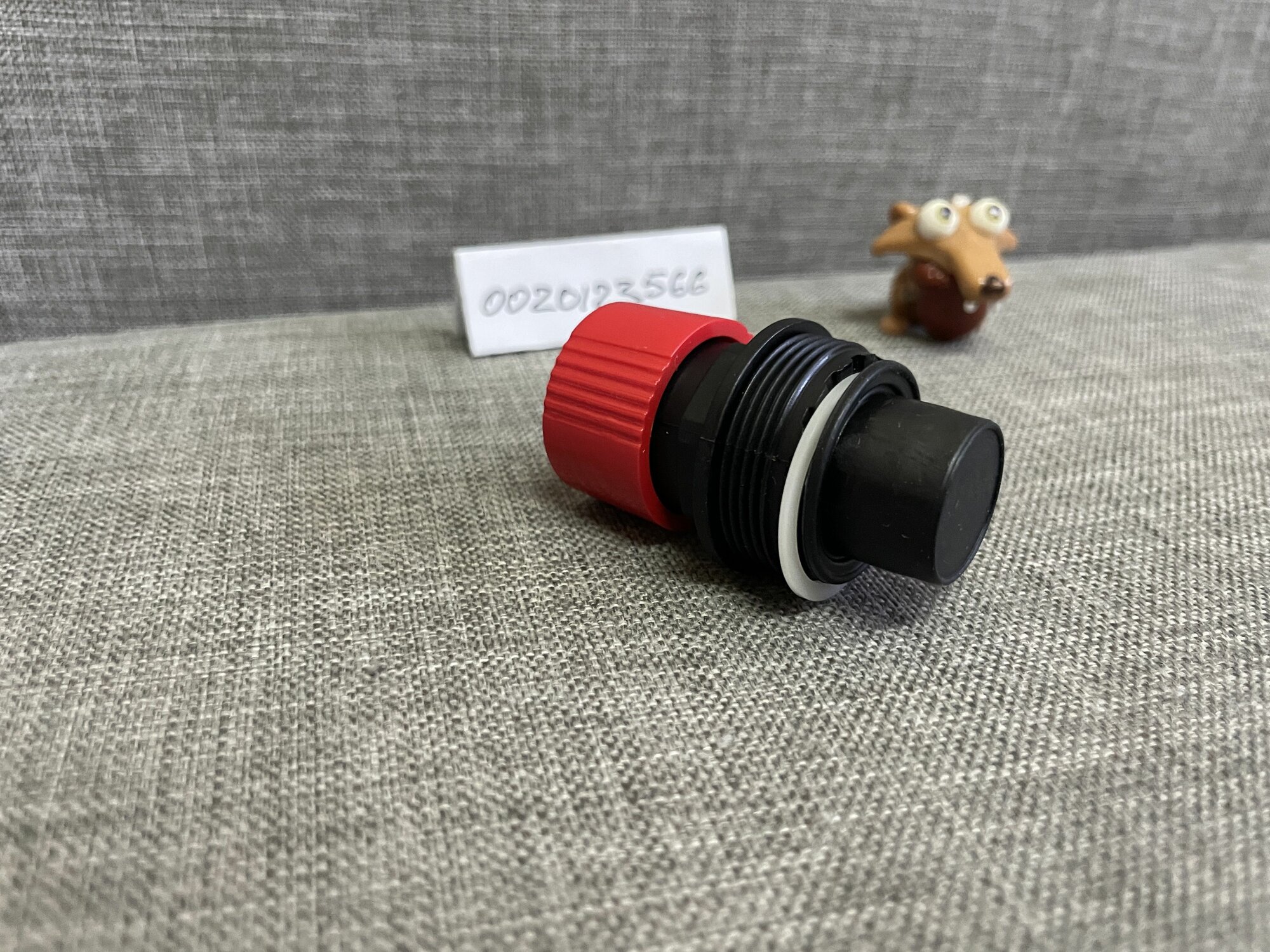 Предохранительный клапан 3 бар для котла Vaillant turboFIT 242/5-2 (0020123566)