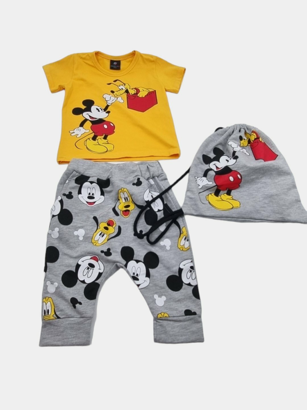 Костюм спортивный Disney baby Костюм для мальчика с Микки Маусом — футболка, штаны и сумка, размер 98, желтый/серый — фото 1