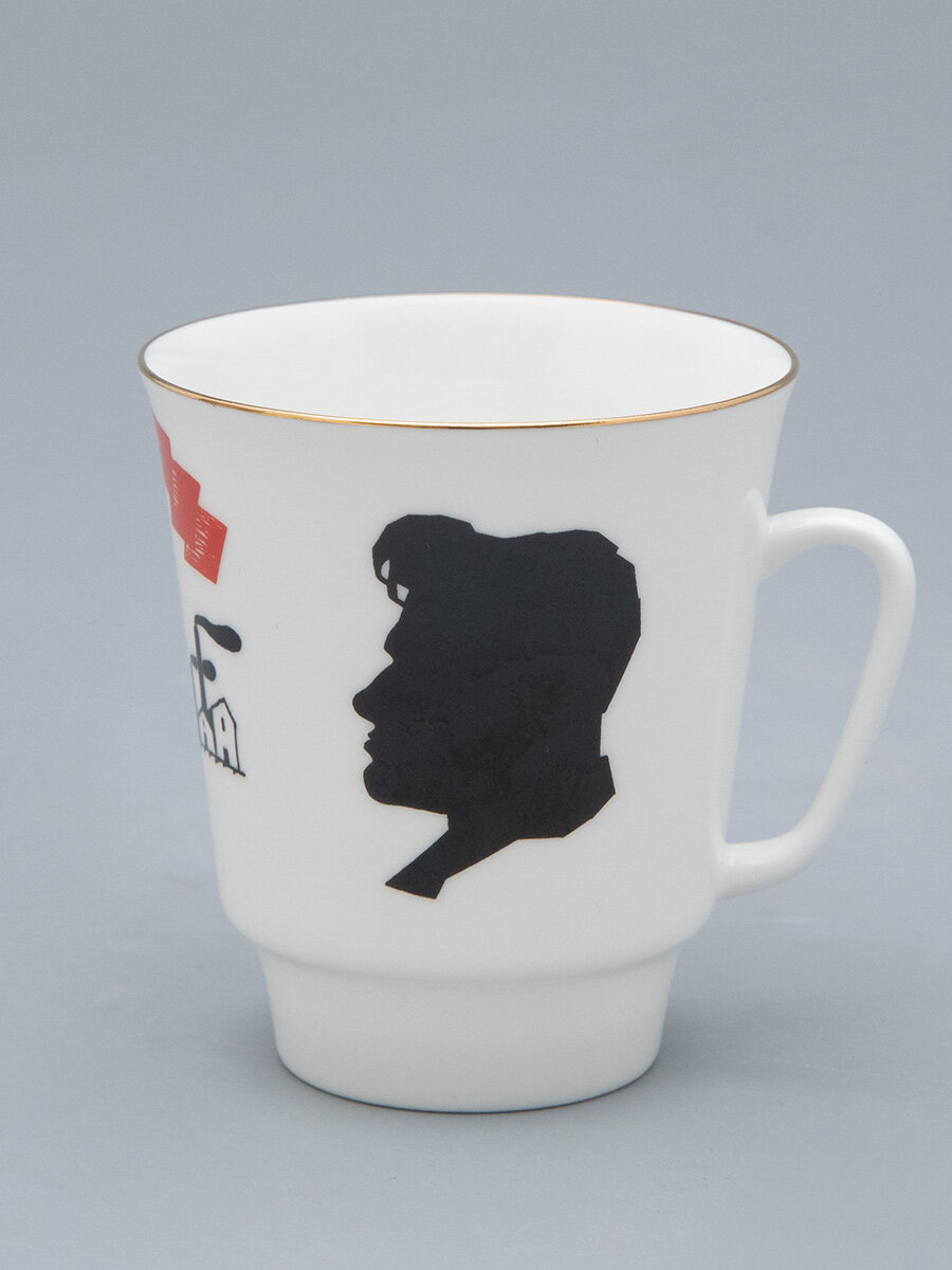 Кофейная пара "Русские писатели. Маяковский", костяной фарфор, форма майская, Императорский фарфоровый завод — фото 1