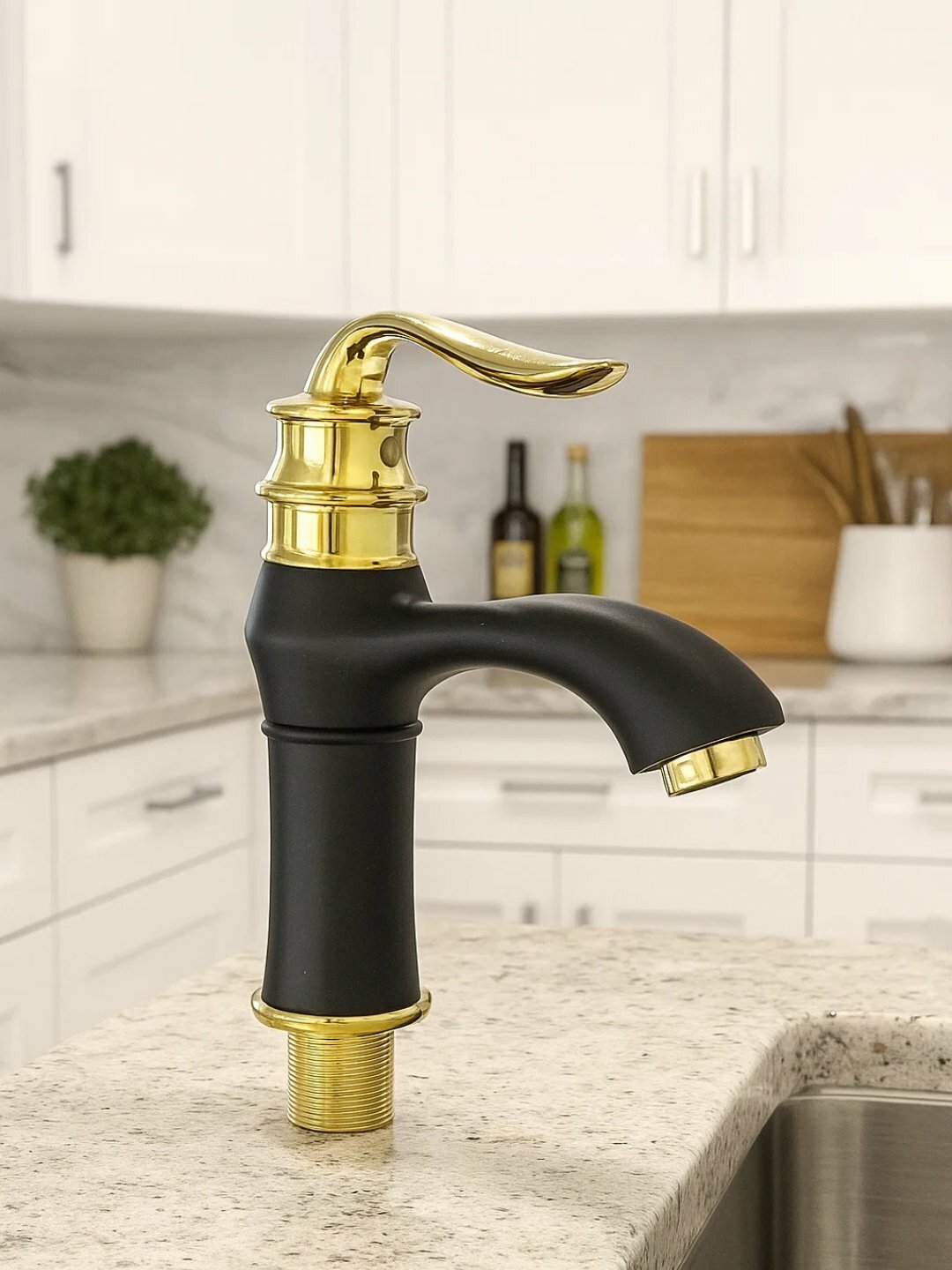 Ретро смеситель для ванной с изящным дизайном и плавной регулировкой воды