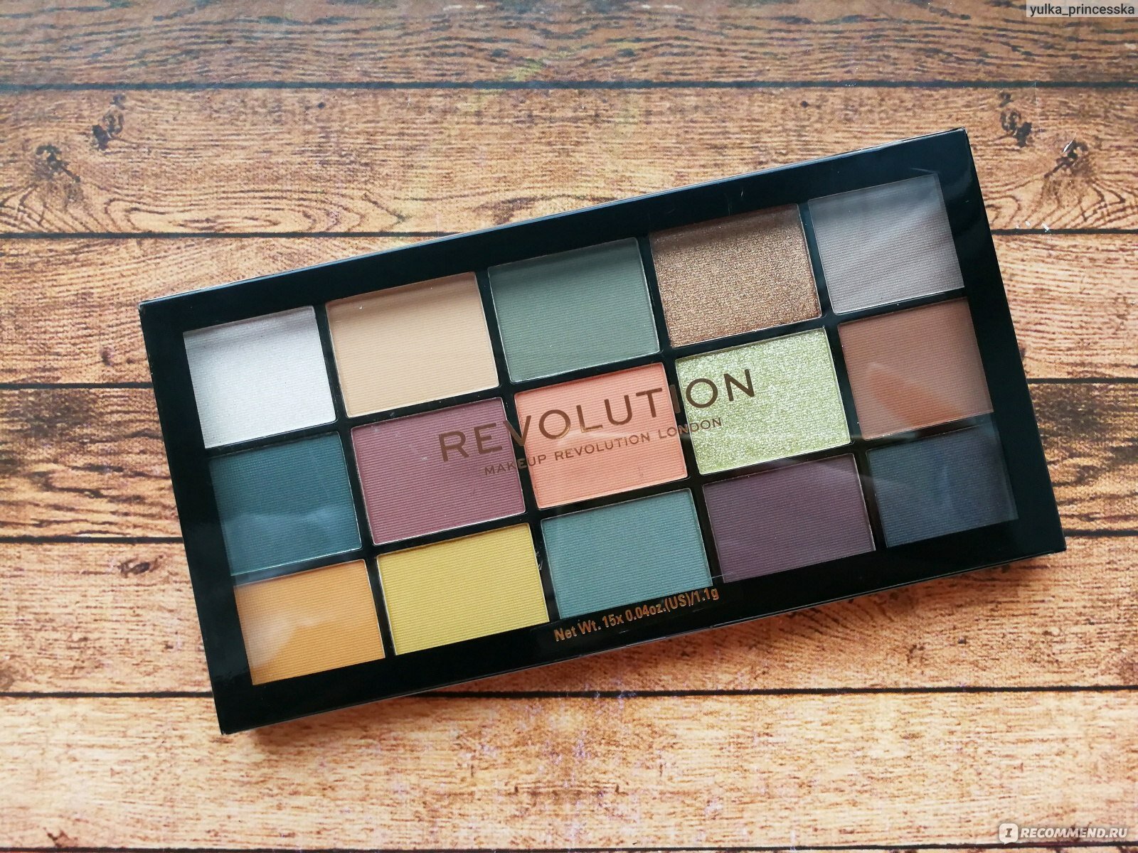 Палитра теней Revolution Makeup Re-Loaded Iconic Division 15 модных оттенков — матовые и шиммерные для стильного макияжа