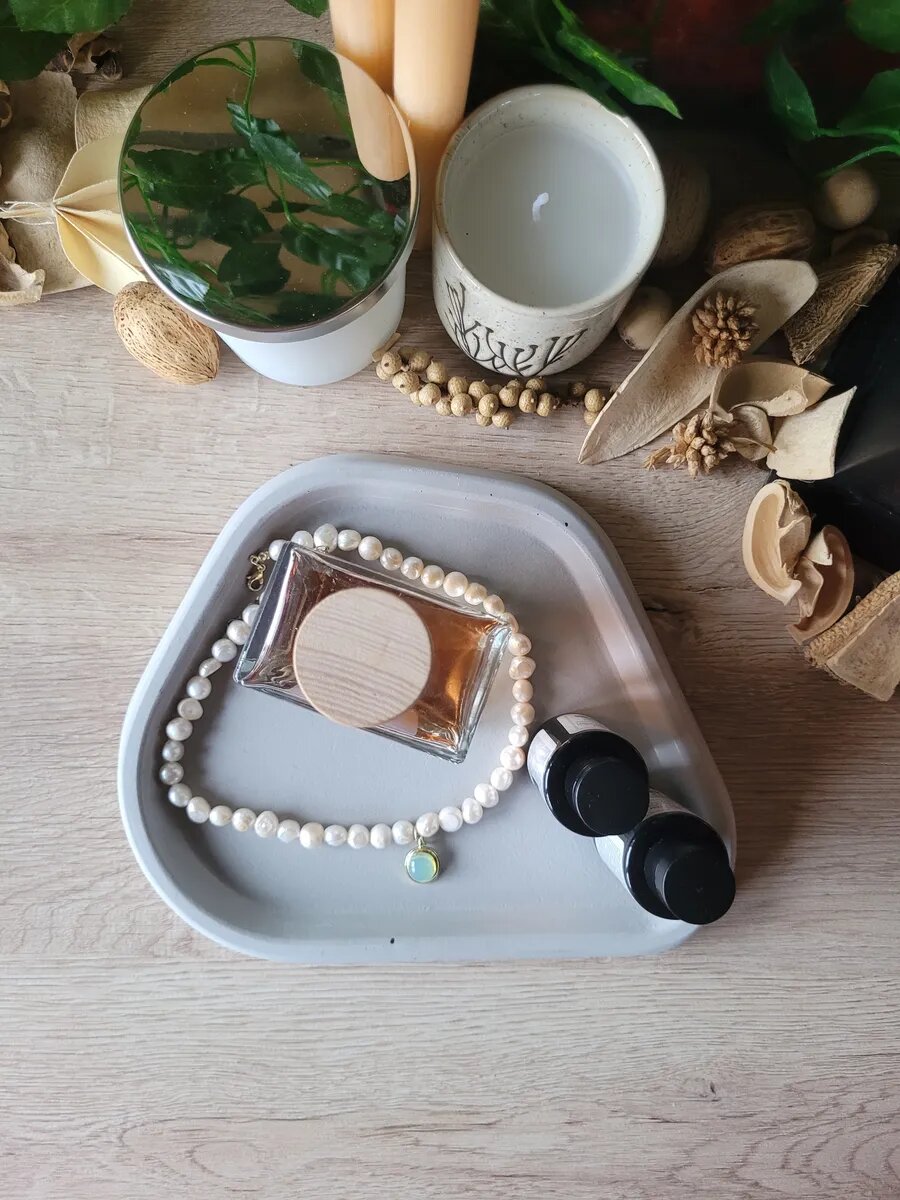 Декоративный поднос из бетона