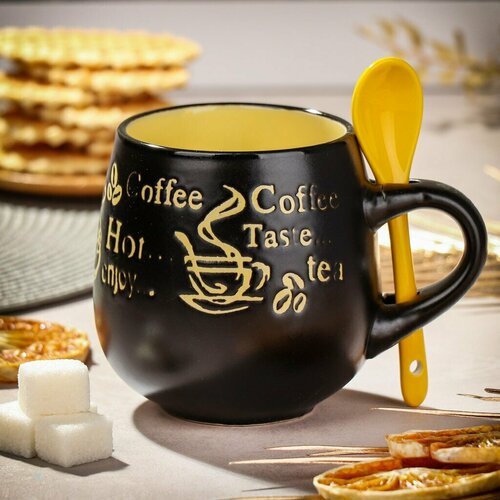Керамическая кружка 350 мл с ложкой, черная, для СВЧ, Китай