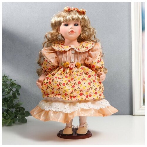 Кукла коллекционная керамика Тося в кремовом платье с цветочками, с бантом в волосах 30 см 75861