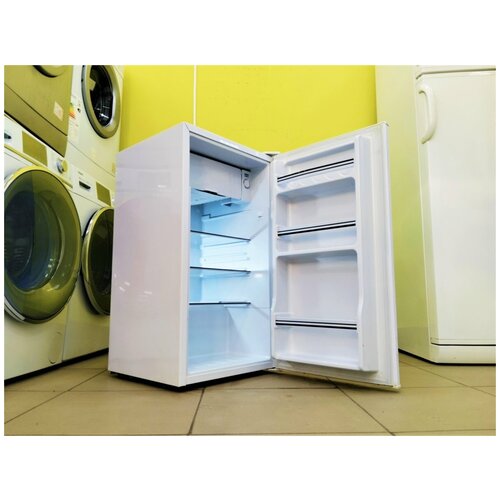Маленький холодильник Tesler RC-95