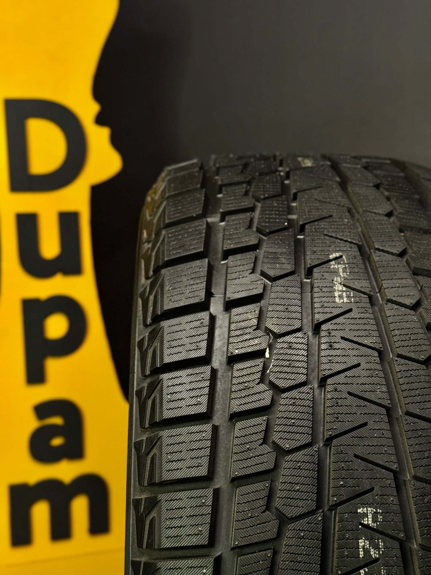 Автошина зимняя Yokohama iceGuard Studless iG50+ 225/55R18 98Q для легковых автомобилей