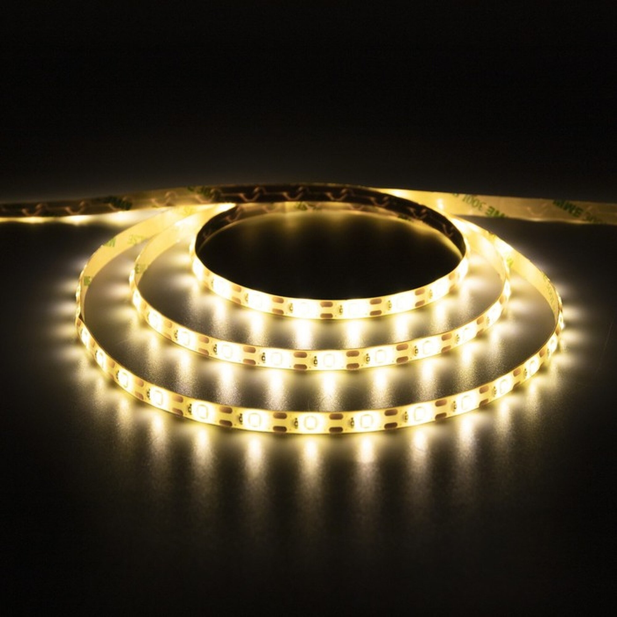 Светодиодная лента Luazon Lighting с сенсорным выключателем тёплый белый свет 5м