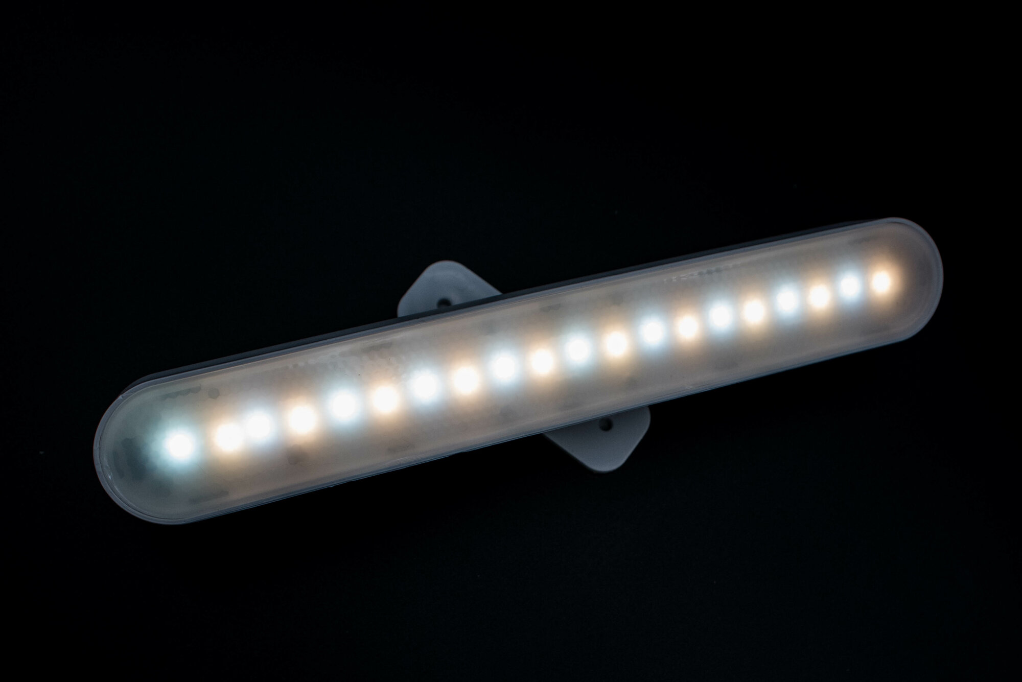 Светильник беспроводной с магнитным креплением на шарнире универсальный