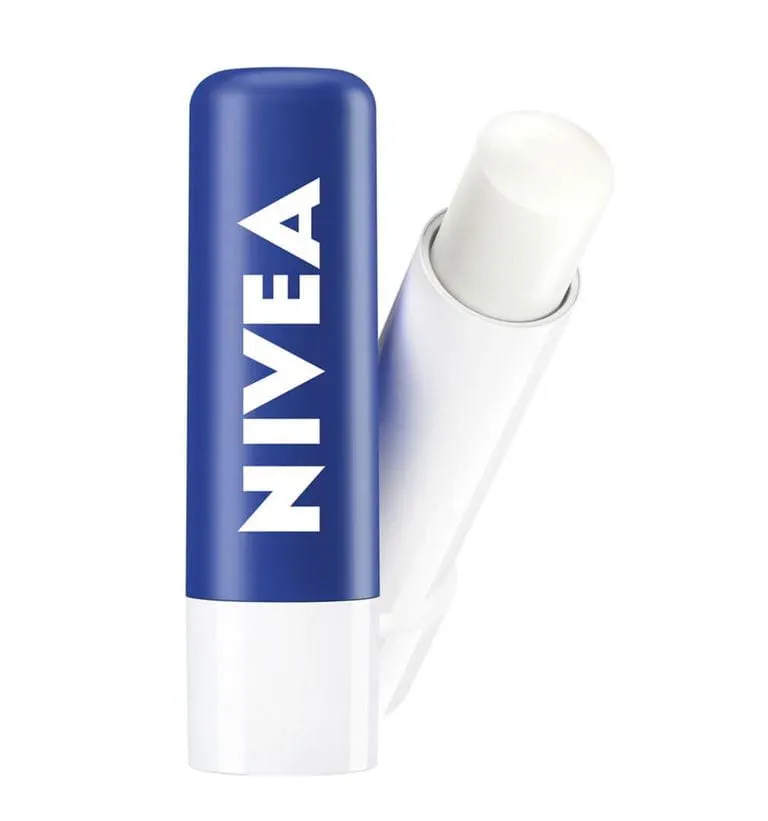 Бальзам для губ Nivea "Основной уход" с маслом дерева ши и витаминами С и Е — фото 1