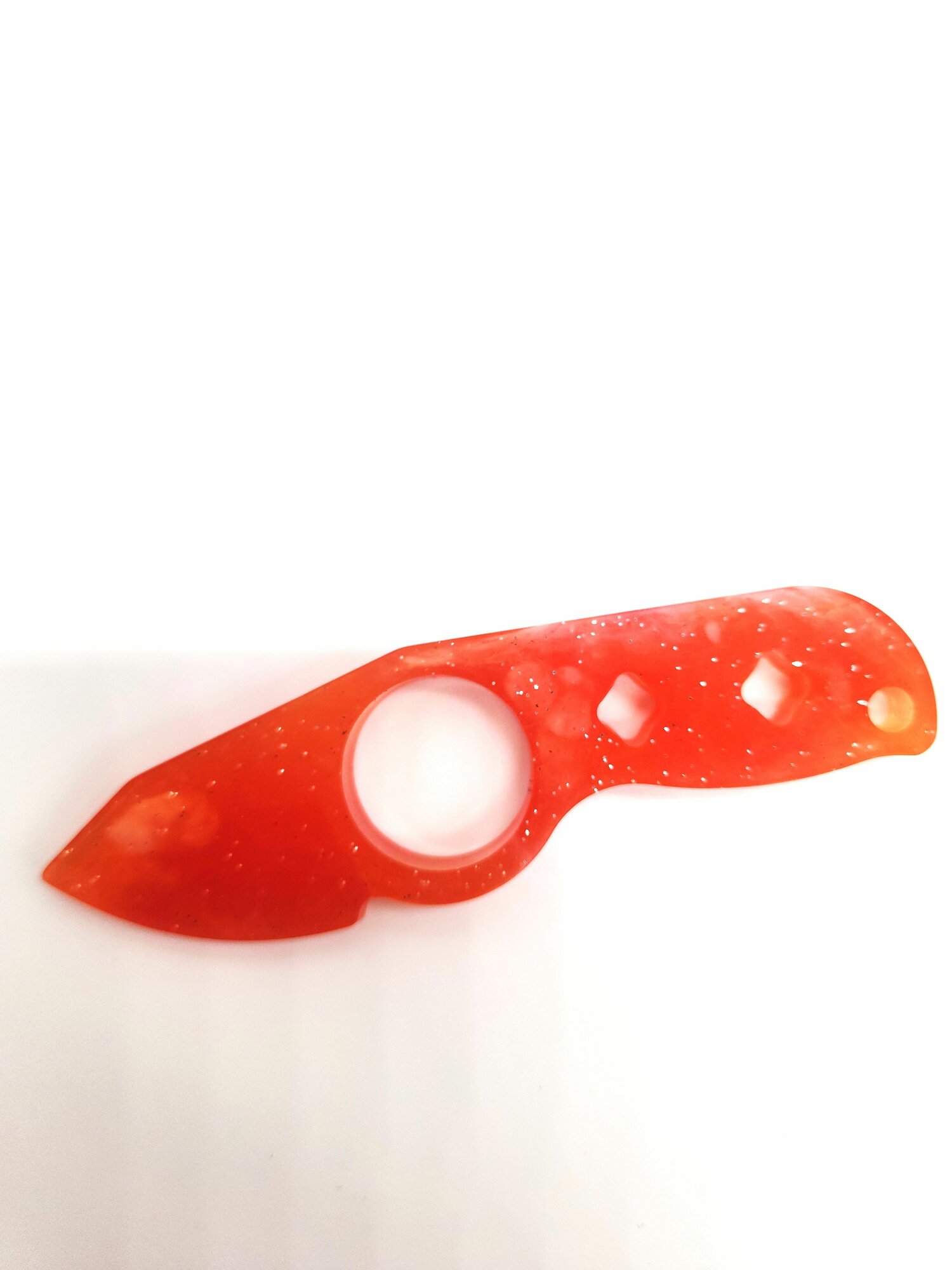 Сувенирный нож из эпоксидной смолы брелок