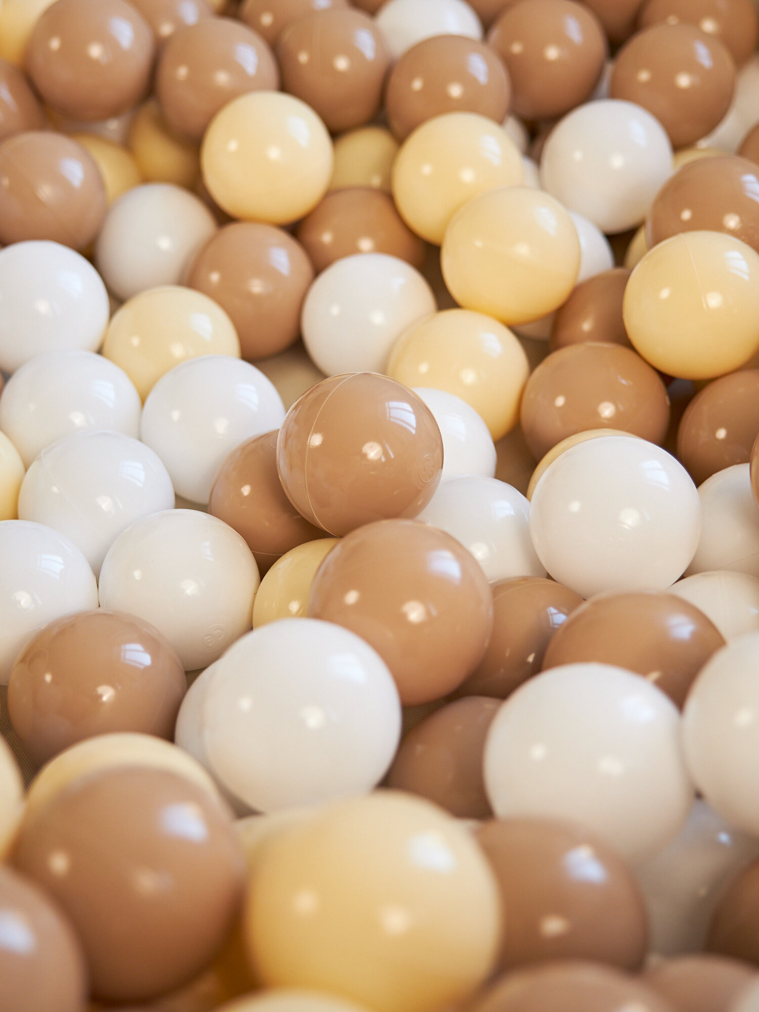 Шарики для сухого бассейна UNIX Kids диаметр 70 мм 150 шт бежевый коричневый молочный