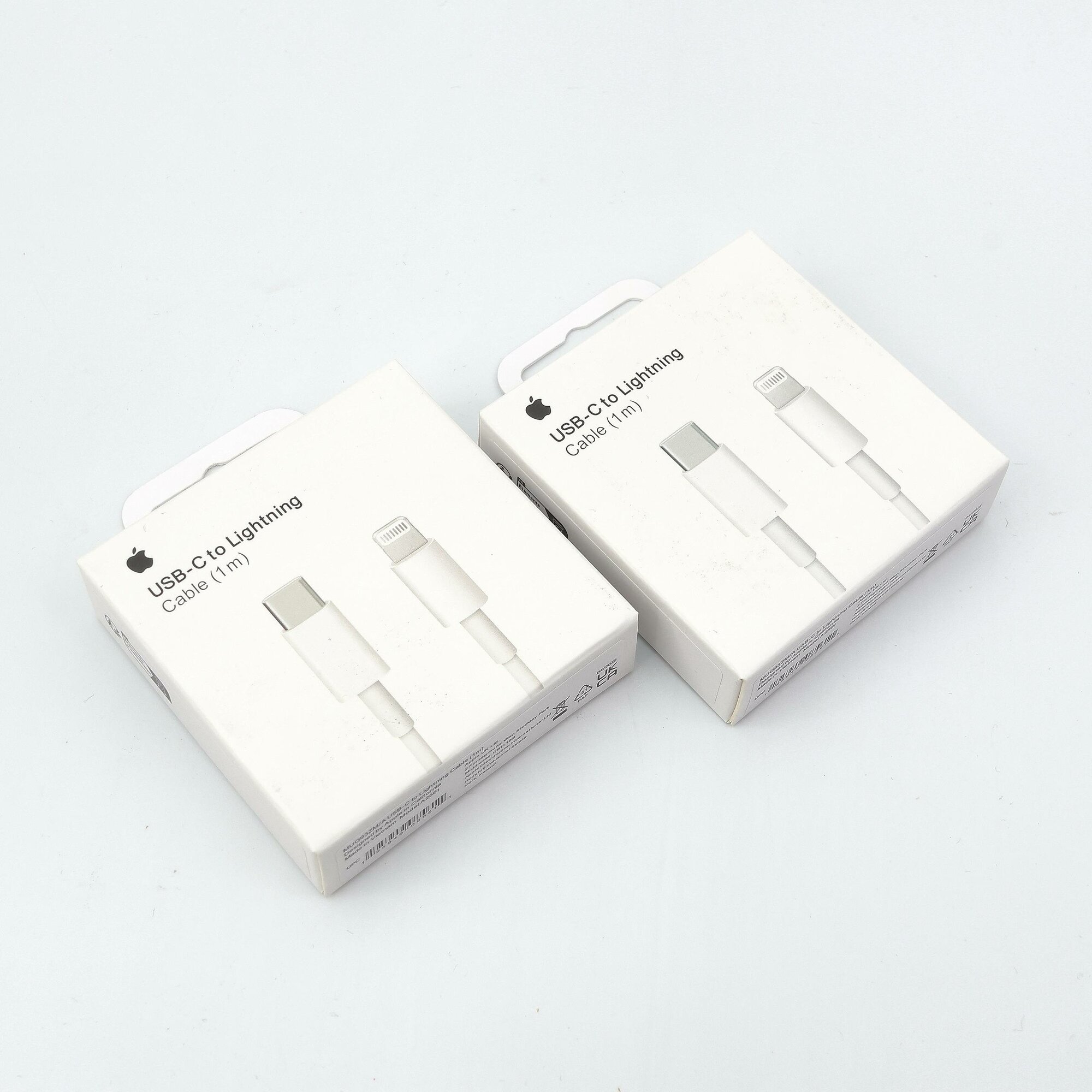 Кабель USB‑C – Lightning 1 м для зарядки, и передачи данных.