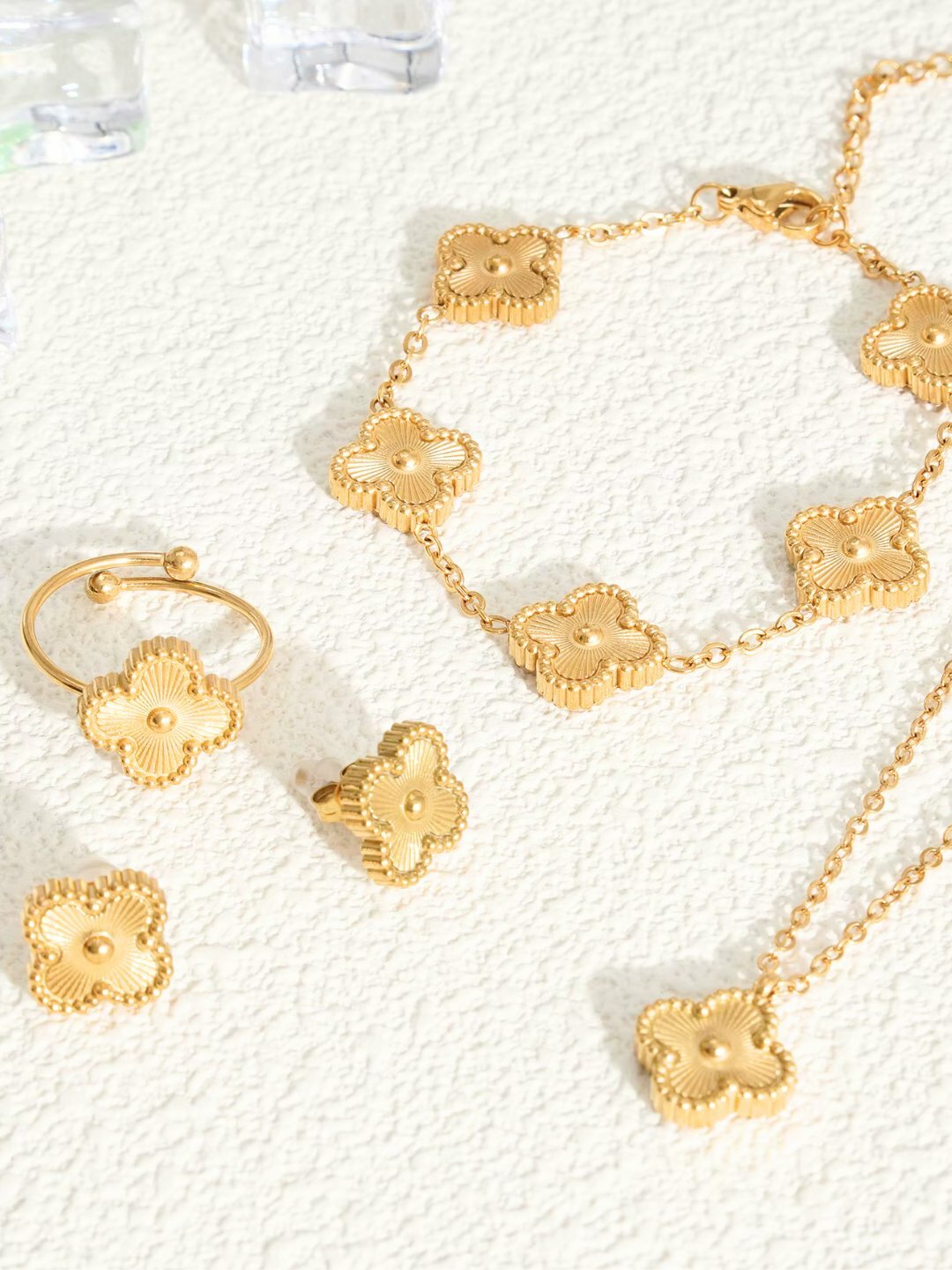 Комплект бижутерии: браслет, серьги, кольцо, колье, подвеска