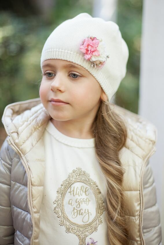 Шапка-бини Андерсен Весна-лето 2024 для девочек, размер 48-50, экрю — фото 1