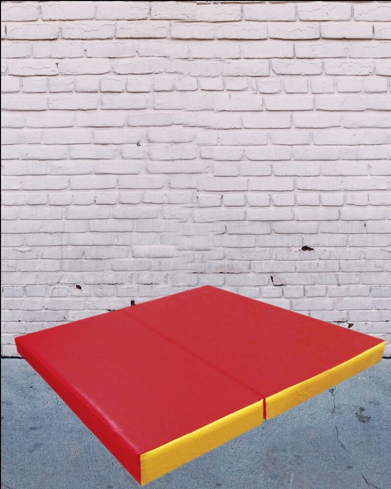 Мат №4 (100 х 100 х 10) складной красный/желтый стильный и функциональный аксессуар для спортивных занятий и игр