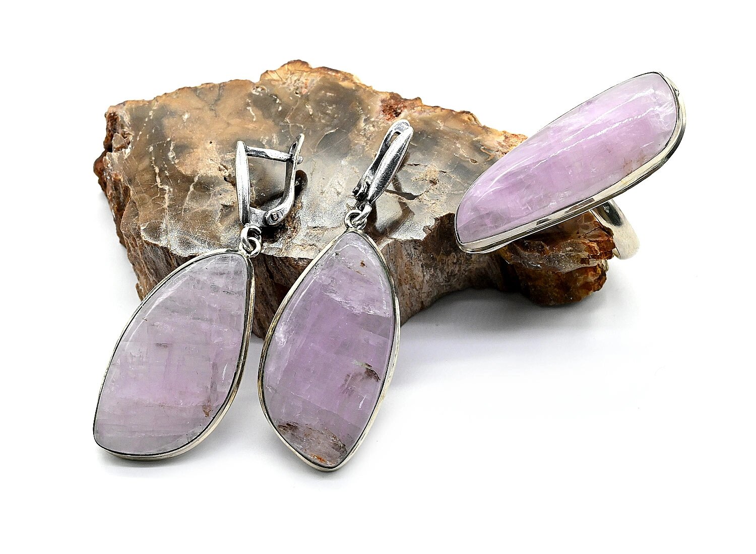 Комплект бижутерии, кунцит