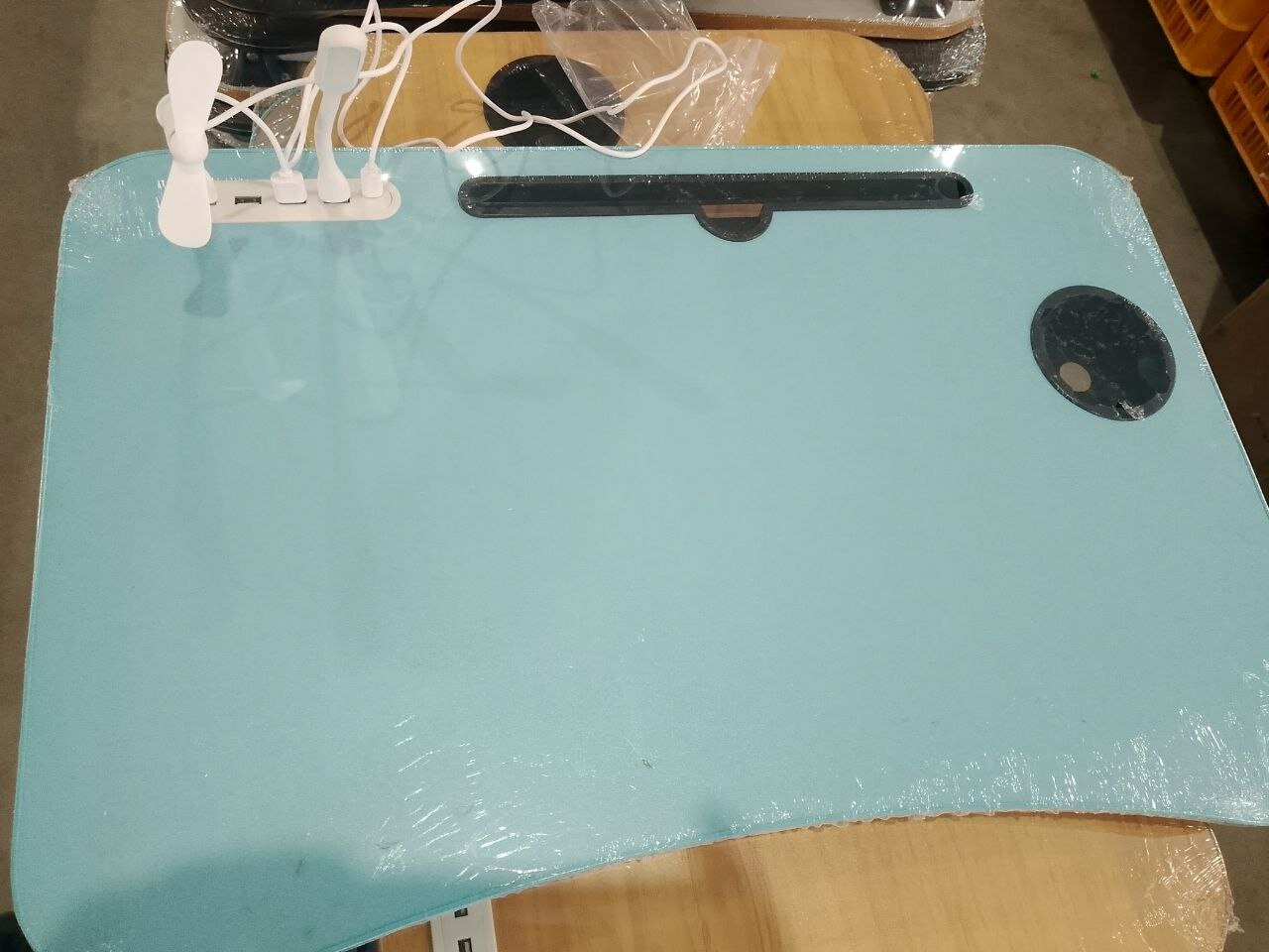 Стеклянный компьютерный стол (настольный компьютер)