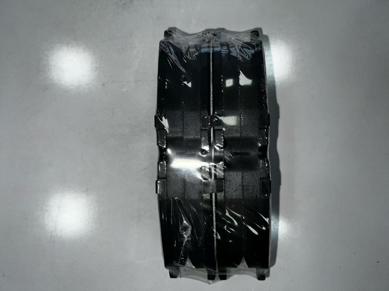 Тормозные колодки CHE MA CHI, для Li Auto L7/LiXiang L7/Li Auto L8, дисковые, передние, черные — фото 1