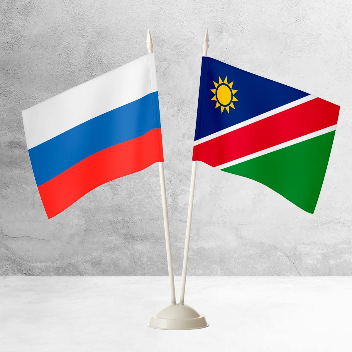 Настольные флаги России и Намибии на пластиковой белой подставке