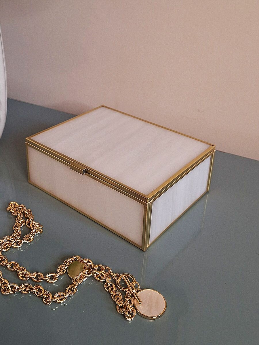 Шкатулка из молочного стекла — фото 1