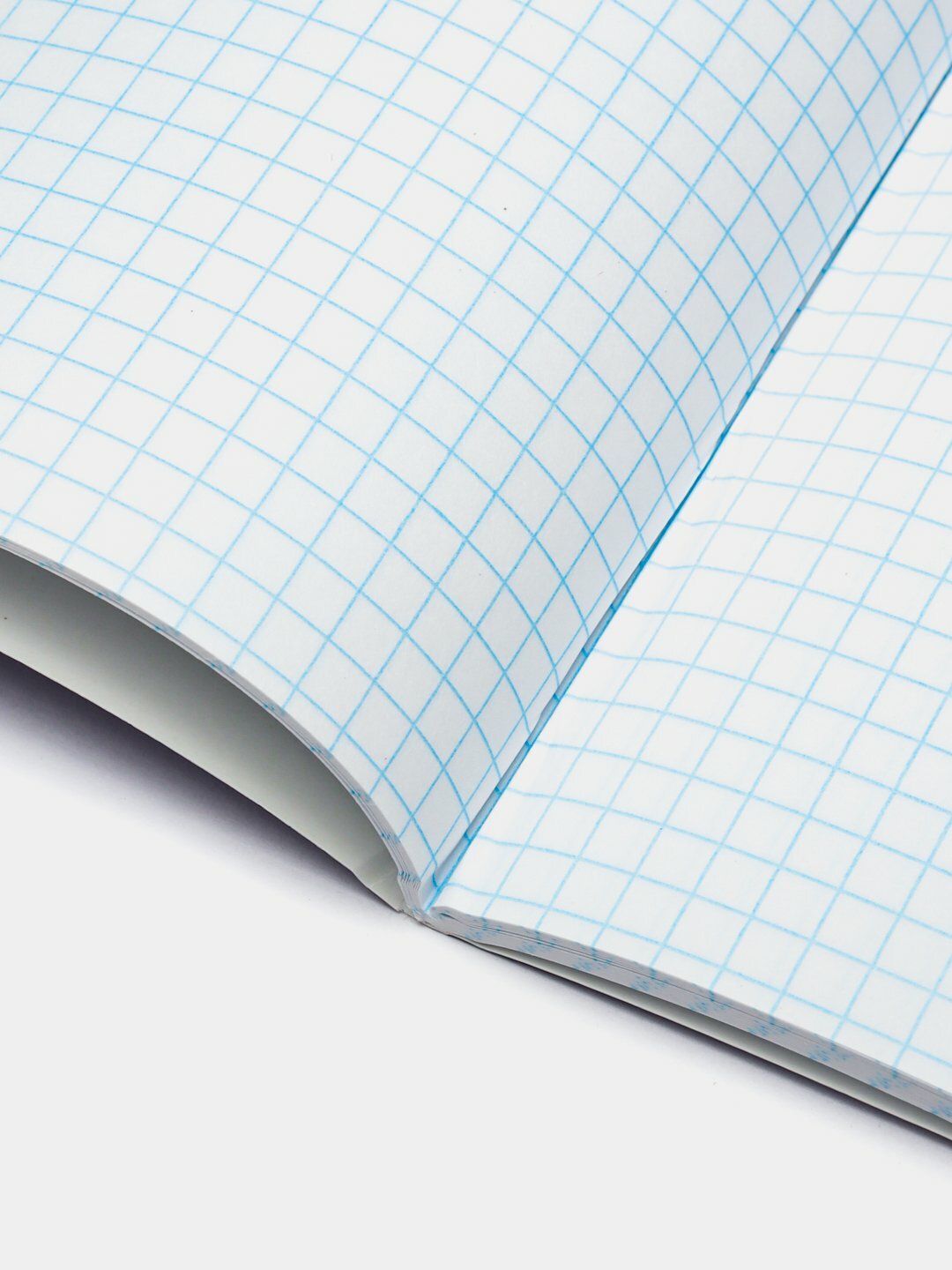 Тетрадь Баннер, в клетку, А4, 40 листов это практичный и функциональный аксессуар для работы и учебы. — фото 1