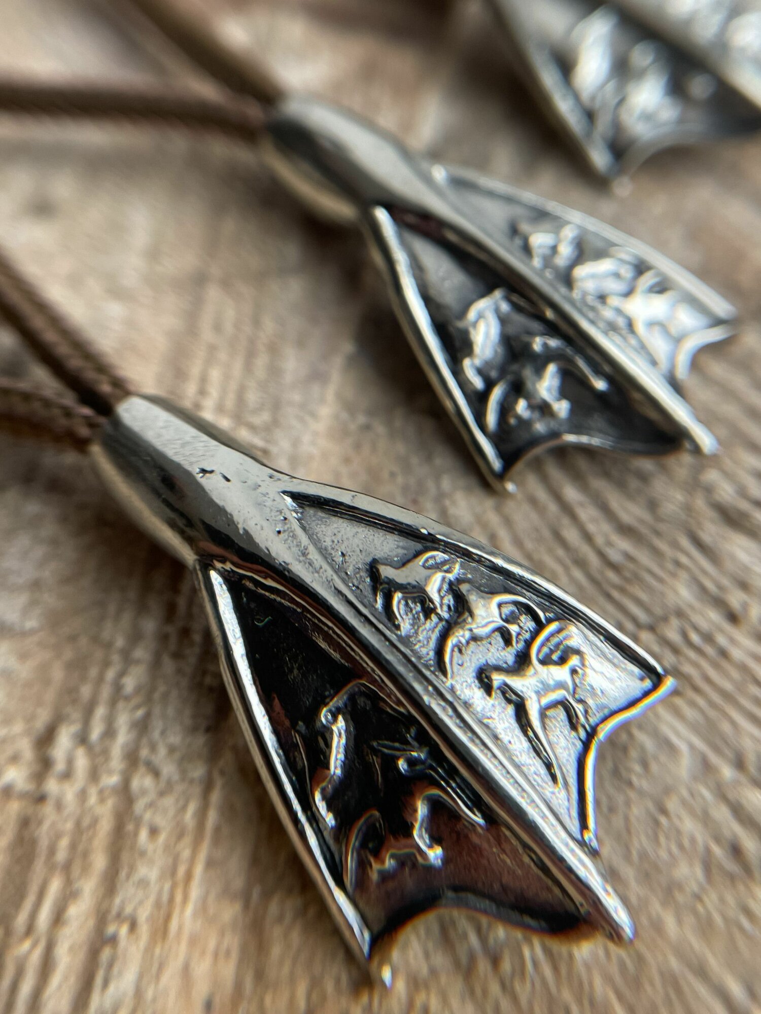 Брелок ReD, коричневый — фото 1