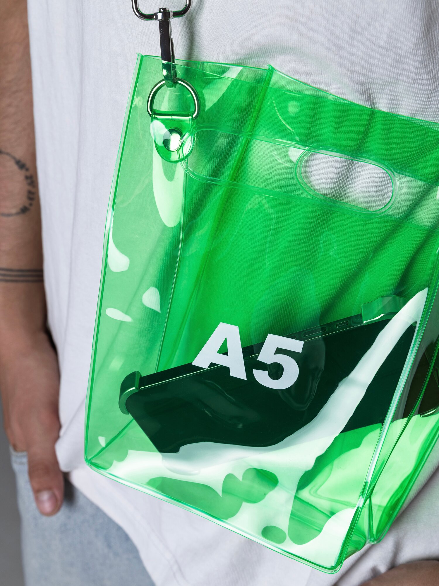 Сумка кросс-боди  Сумка размера А5, фактура гладкая, зеленый — фото 1