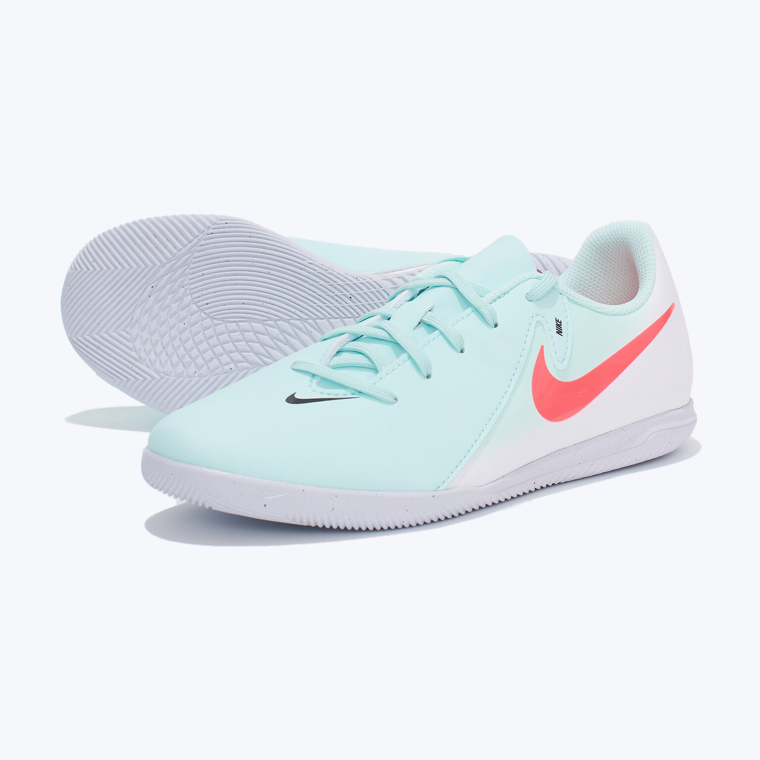 Футзалки NIKE, размер 3Y, белый/голубой